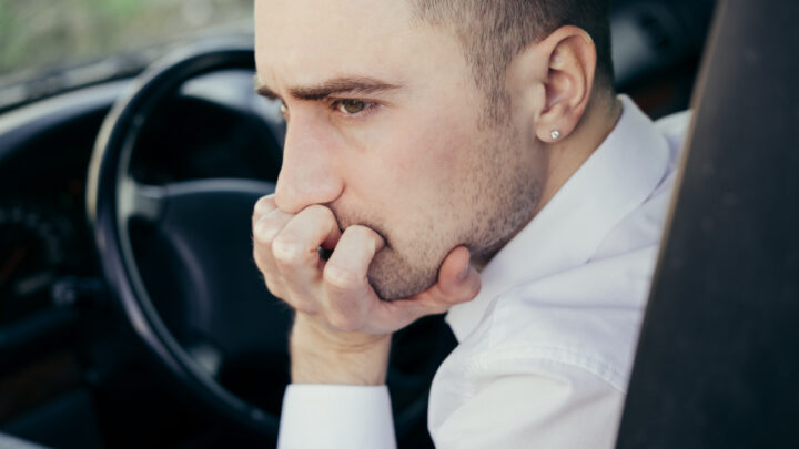 Perdu de vue : que faire si vous avez un permis de conduire expiré ?