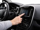découvrez comment débloquer facilement le code autoradio de votre renault clio 4 grâce à notre guide simple et rapide. suivez nos étapes pour retrouver l'accès à votre autoradio en toute simplicité.